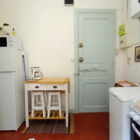 Charmant Studio Apartment *